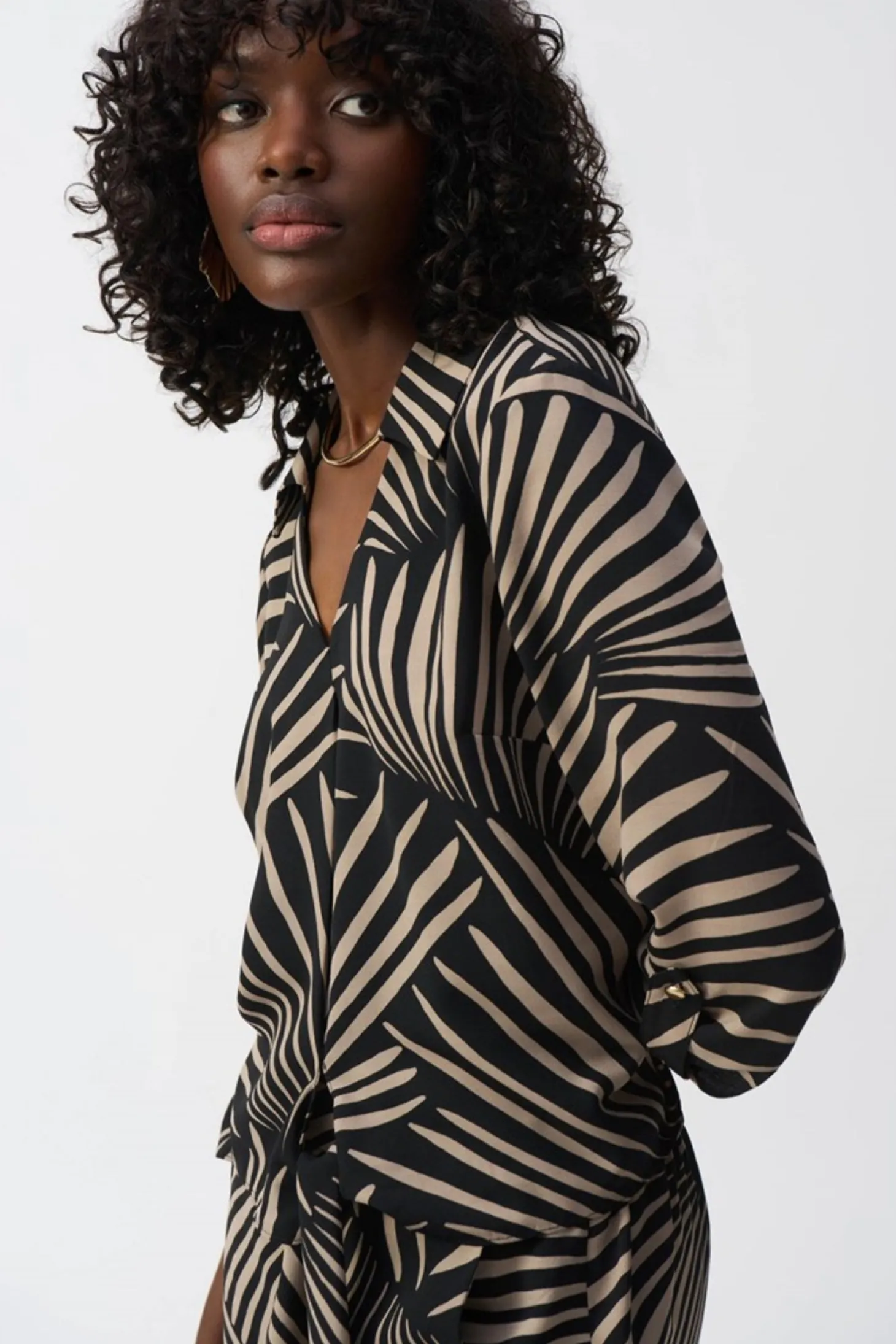 Gauze Tropical Print Top - Black - JR55