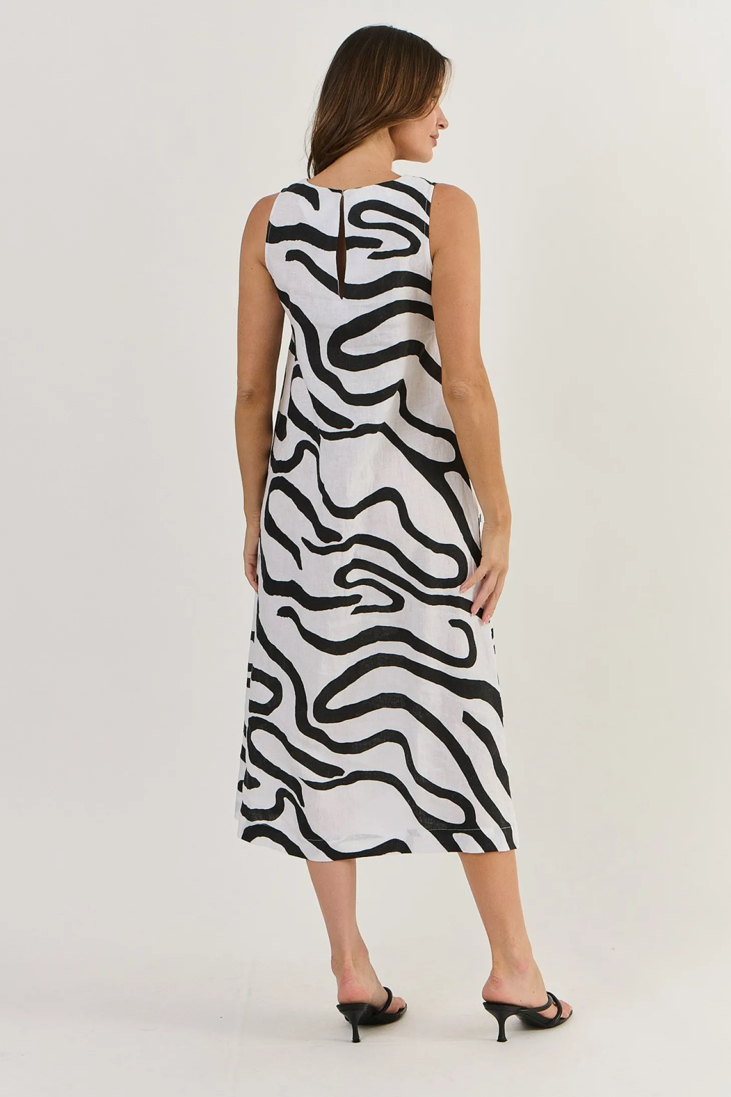 Isa Linen Dress - Black - OJ21