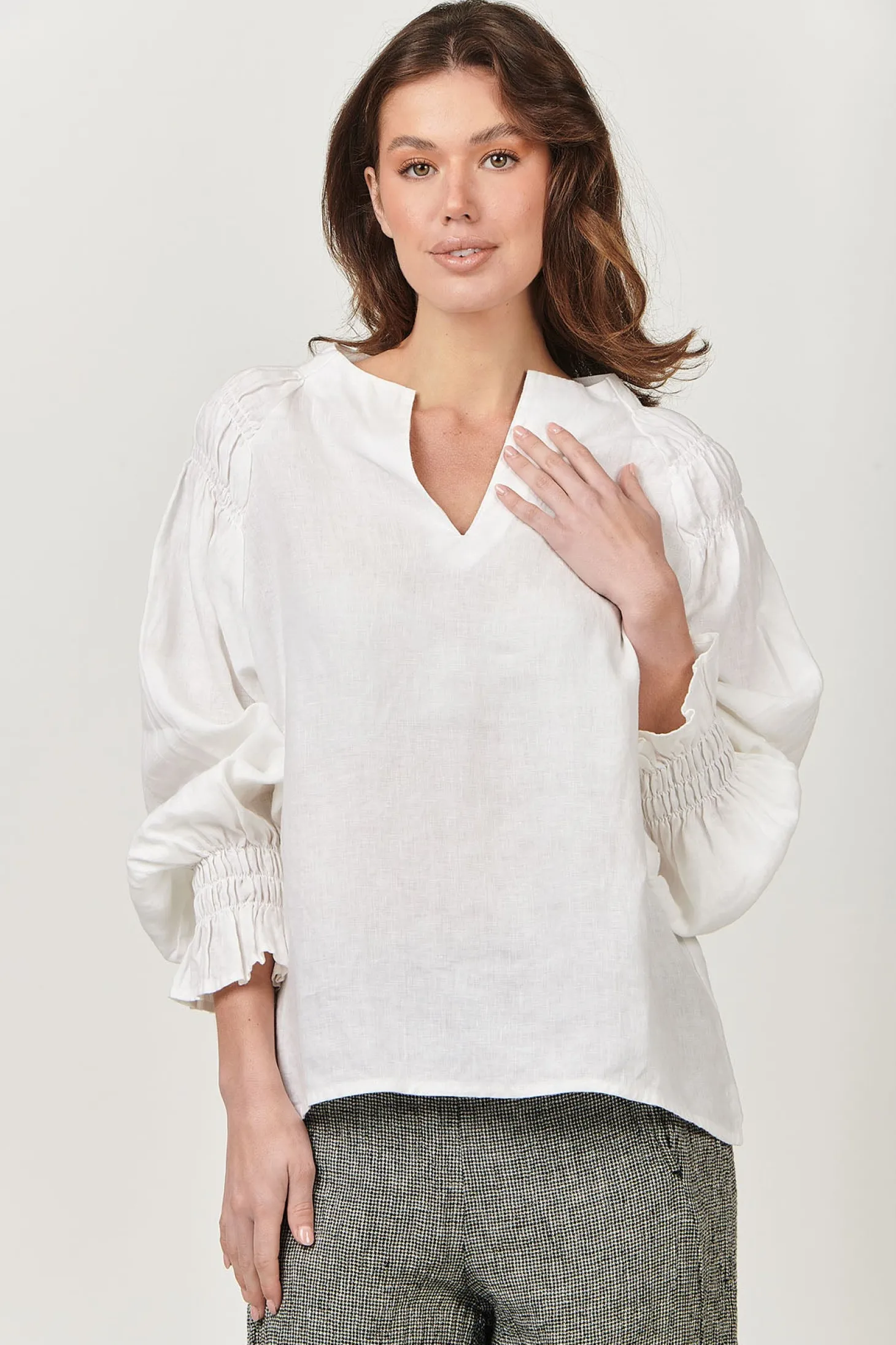 Tina V-Neck Linen Top - White - OJ23